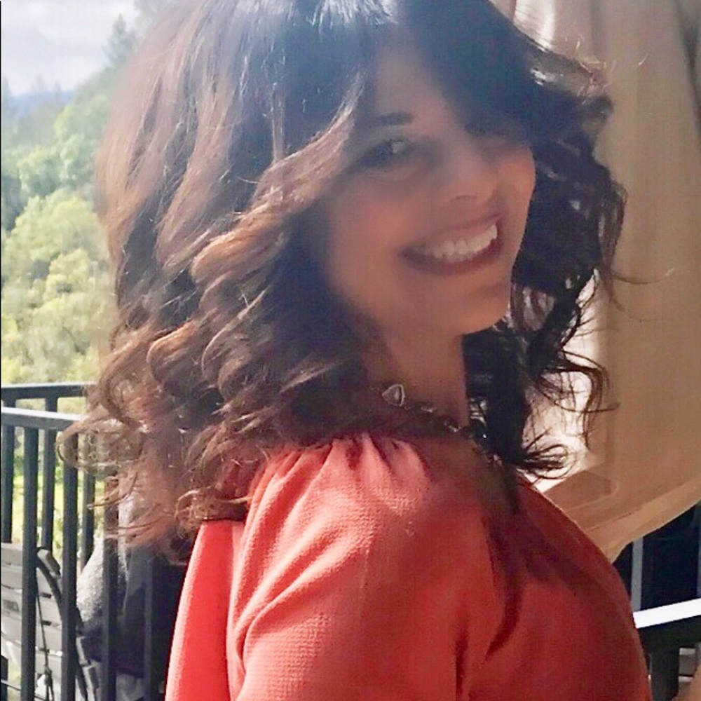 Meet your Posher, Laura